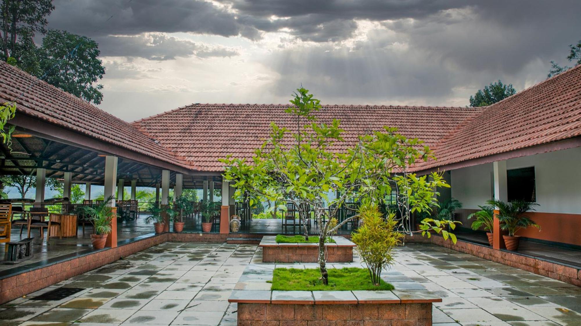 Pranavam Resort & Spa Tariyod 外观 照片